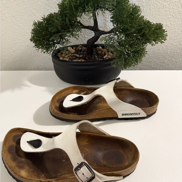 Birkenstock White Leather Toe Loop Sandals - Picture 4 of 5